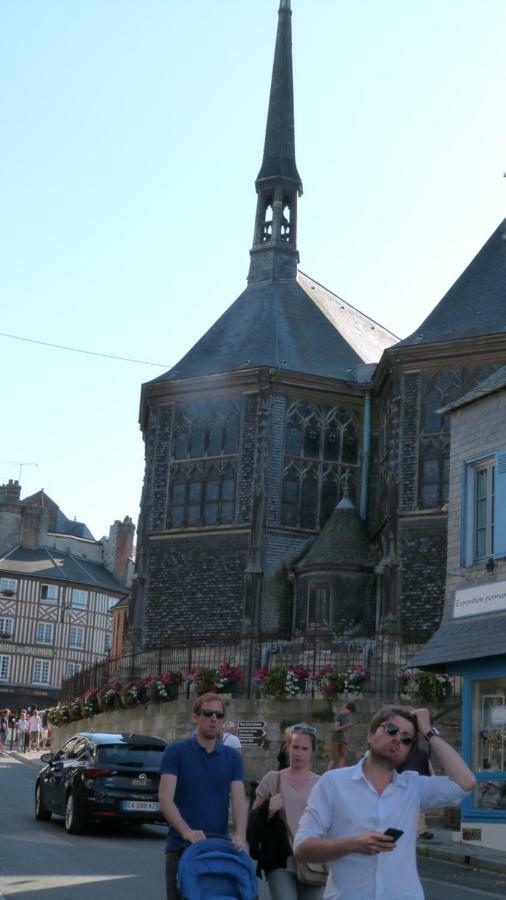Laroulottedubec Malleville-sur-le-Bec Exterior foto